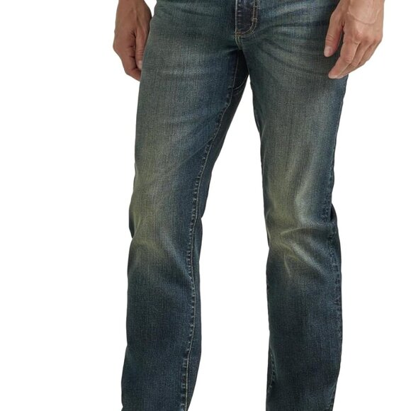 Men's Extreme Motion Regular Straight Jean